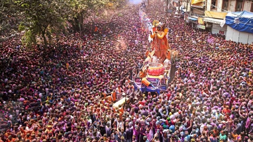 इंदौर की रंगपंचमी गेर में रंगों का धमाल, टिकट से होगा छतों पर रंगों का नजारा, जा