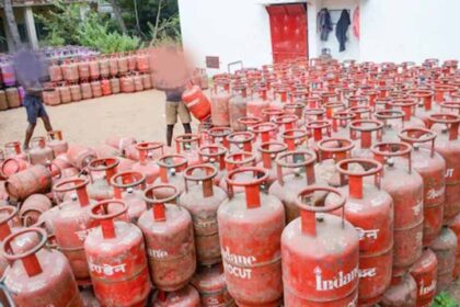 गैस माफिया पर शिकंजा: दुर्ग में 599 सिलेंडर जब्त, खाद्य विभाग की बड़ी कार्रवाई