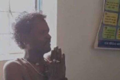 स्कूल में शराब पीकर पहुंचने वाले दो सहायक शिक्षक सस्पेंड