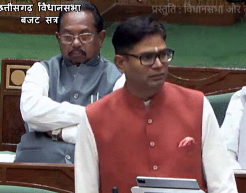 प्रदेश में उद्योगों को बढ़ावा: 1000 करोड़ की अनुदान मांगें पास, 8 लाख करोड़ निवे