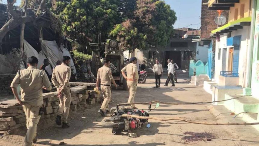 दमोह में खौफनाक मर्डर: जेल से रिहा आरोपी ने युवक को रॉड-हथौड़े से पीट-पीटकर मार