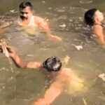 भूल भारी पड़ गई! पूजा सामग्री के साथ नहर में बह गए 2 लाख कैश, बाद में आया ध्यान