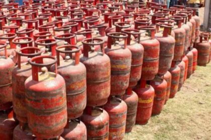 गैस सिलेंडर माफिया पर जनता का शिकंजा, पंजाब में वाहन सहित रंगे हाथ पकड़ा गया गिर