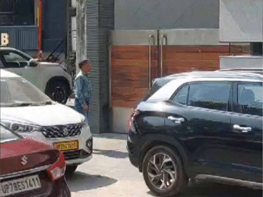 Income Tax Raid: पंजाब के मशहूर ज्वेलर पर छापा, लगातार दूसरे दिन भी जांच में जुट