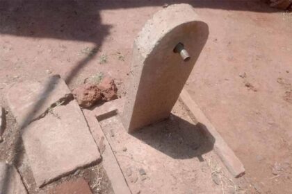 ग्राम मलैकी में नहीं है बिजली पानी की सुविधा शासन प्रशासन मौन।