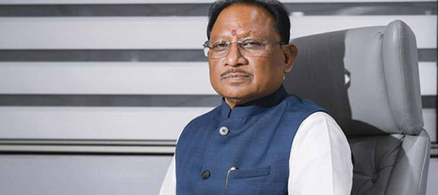 जगदलपुर में ₹3.29 करोड़ के इनामी 108 सशस्त्र माओवादियों ने किया आत्मसमर्पण, 44 म