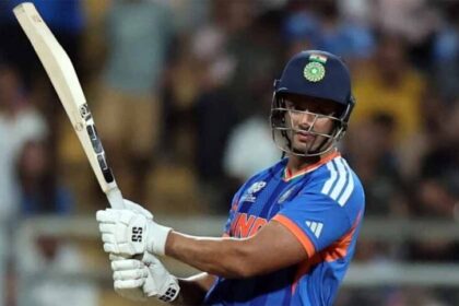 भारतीय बल्लेबाजों का सेमीफाइनल में धमाका, इंग्लैंड के सामने 253 रन का लक्ष्य