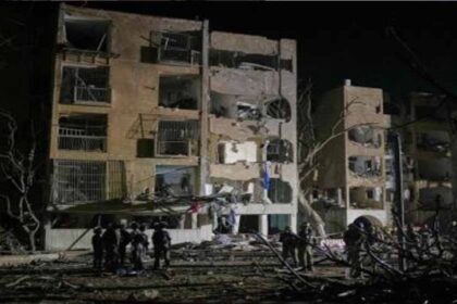 विदेश में भारत की झलक: इजरायल में ‘लिटल इंडिया’, जहां मिलती हैं देसी मिठाइयां और