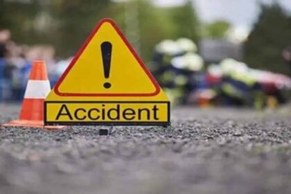सड़क हादसा त्रासदी: कार-बस टक्कर में नवजात और मां की मौत