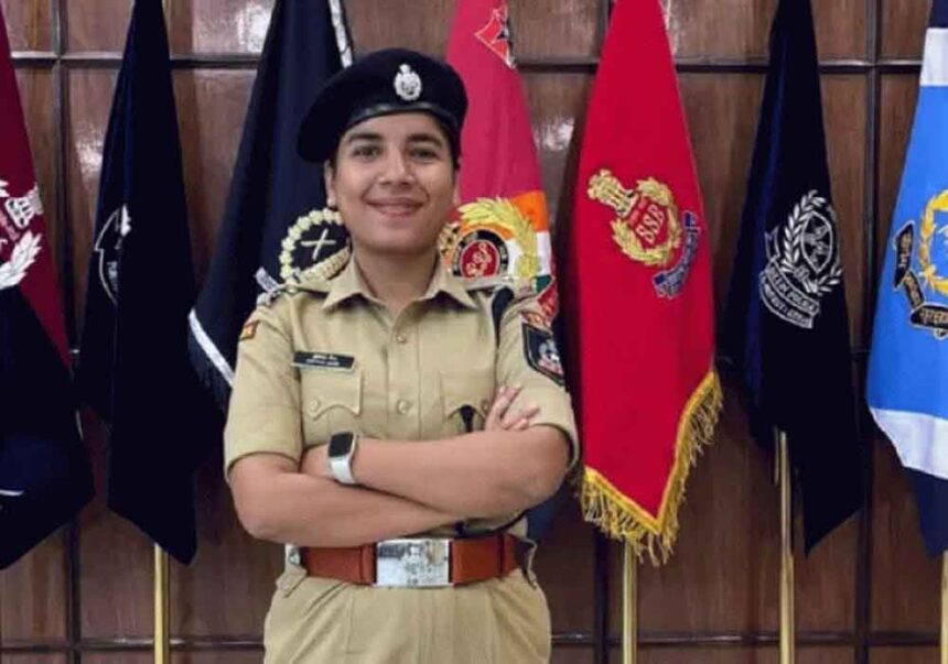 UP की बेटी आस्था जैन ने रचा इतिहास, बिना कोचिंग सेल्फ स्टडी से UPSC में पाई 9वीं