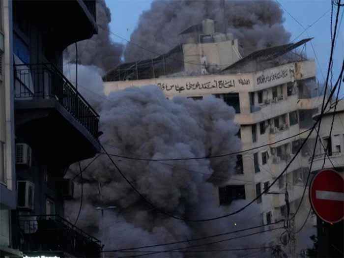 इजरायल का बेरूत पर हमला! मिसाइल गिरते ही ढही बहुमंजिला इमारत, 6 की मौत