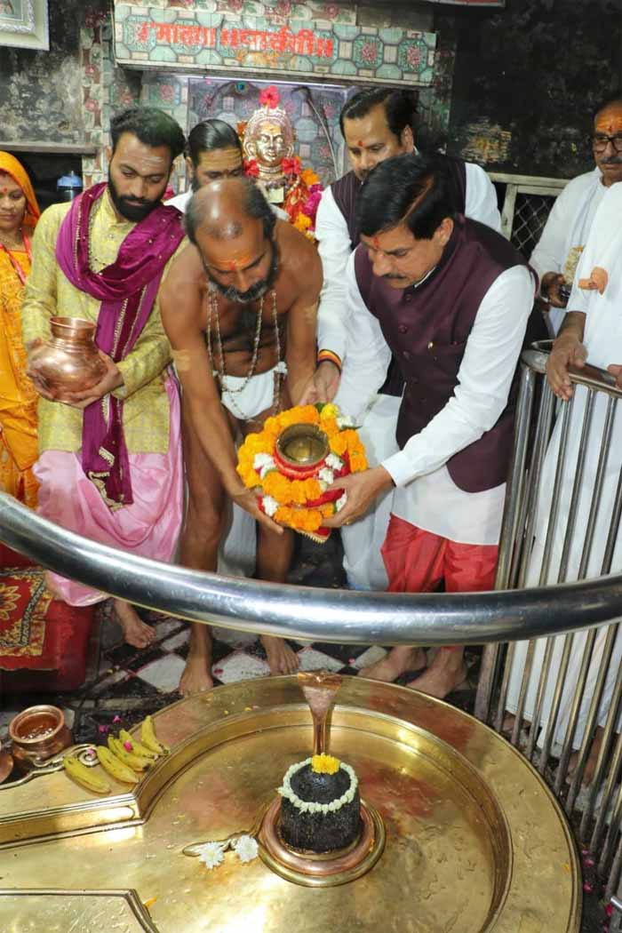 मुख्यमंत्री डॉ. यादव ने ममलेश्वर में जलाभिषेक एवं पूजन किया 1 मुख्यमंत्री डॉ. यादव ने ममलेश्वर में जलाभिषेक एवं पूजन किया
