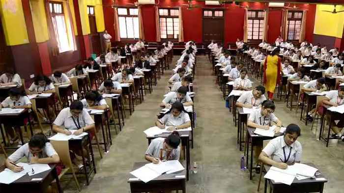 CBSE ने मिडिल-ईस्ट के 8 देशों में 12वीं कक्षा की परीक्षा रद्द की, 10 अप्रैल तक क