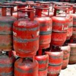 गैस सिलेंडर बुकिंग में बड़ी दिक्कत, कॉल्स की बाढ़ से Indane का सिस्टम हुआ क्रैश