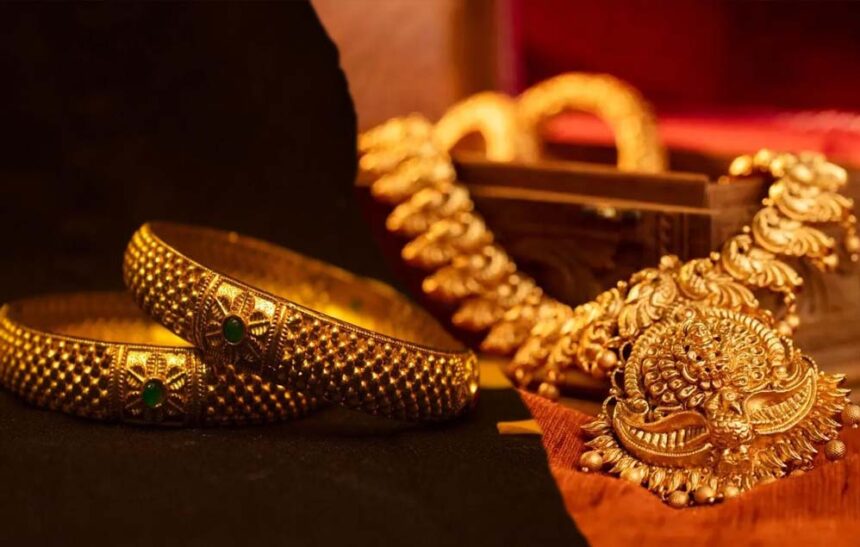 सोना-चांदी की कीमतों में आई भारी गिरावट, चमक पड़ी फीकी, जानें आज के रेट 1 सोना-चांदी की कीमतों में आई भारी गिरावट, चमक पड़ी फीकी, जानें आज के रेट