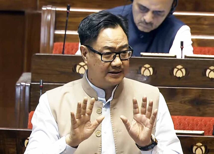 संसद में कांग्रेस के विरोध पर किरेन रिजिजू का पलटवार, कहा— देश में कोई एक महाराज
