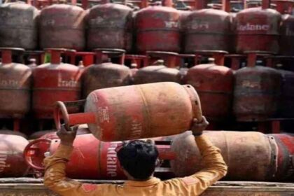 होली पर बड़ा तोहफा! लाखों-करोड़ों लोगों को मिलेगा मुफ्त गैस सिलेंडर