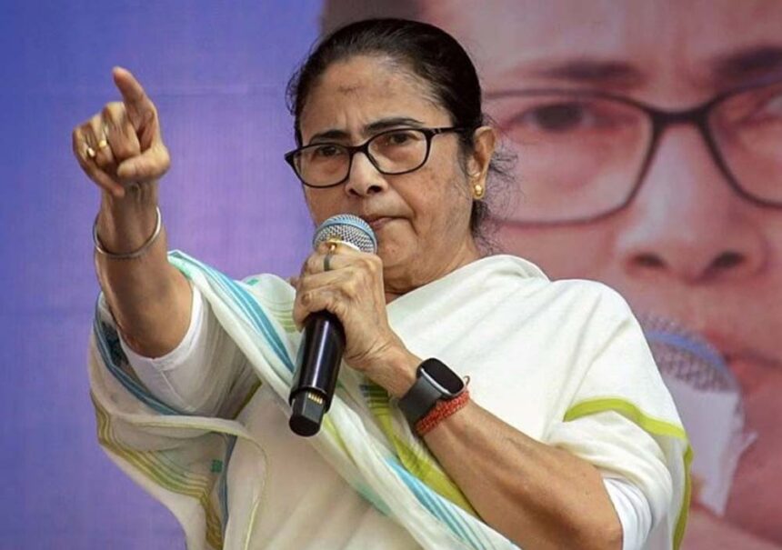 दीदी का चुनावी दांव: महिलाओं-बेरोजगारों को हर महीने पैसे, घोषणा पत्र में 10 गारं