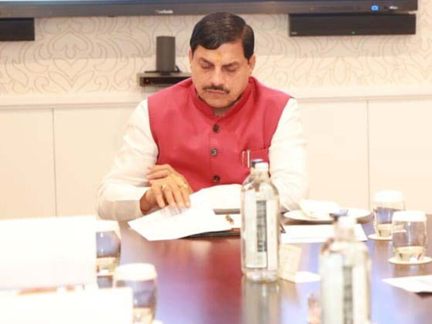 सरकार ने बड़ा ऐलान किया: 46 लाख संपत्ति रजिस्ट्री फ्री, योजनाओं की समीक्षा के लि