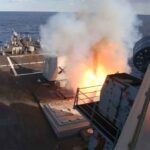 युद्धपोत डूबने का बदला? ईरान ने साधा अमेरिकी टैंकर पर निशाना, इलाके में बढ़ा तना