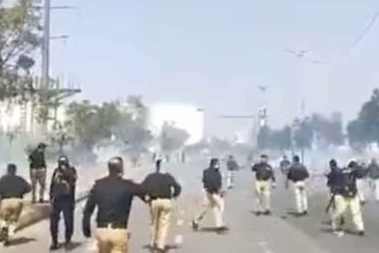 ईरान संकट की चिंगारी पाकिस्तान तक पहुंची, कराची में हिंसा, अमेरिकी दूतावास फूंका