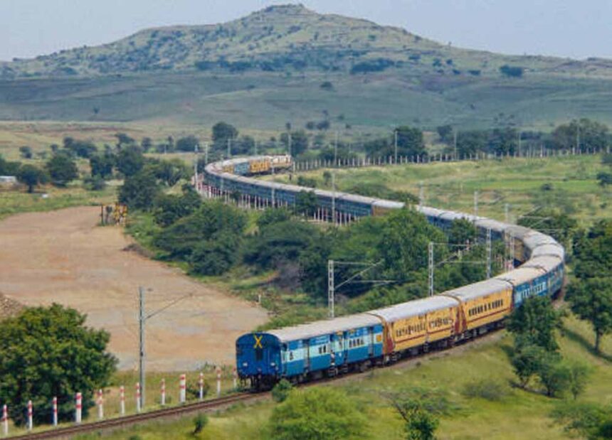 यात्री सुविधा: अहमदाबाद-कोलकाता और सूरत-भागलपुर एक्सप्रेस में थर्ड एसी कोच की बढ